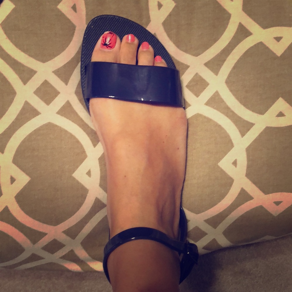 Old Navy flat sandals